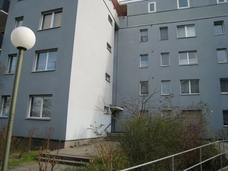 2-Zimmer-Wohnung mit modernisiertem Wannenbad - Selbstrenovierer gesucht — photo 1